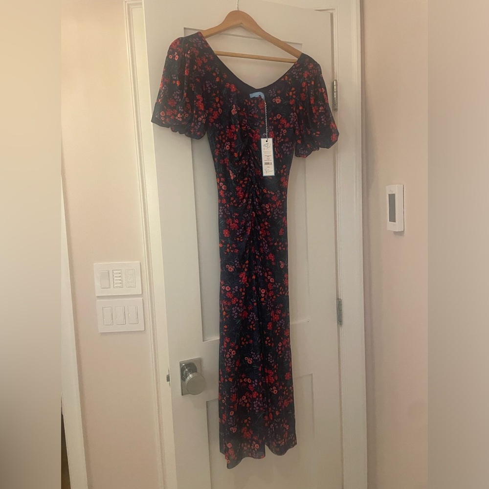 NWT Draper James short sleeved midi dress in Nassau Navy multi. Size S.